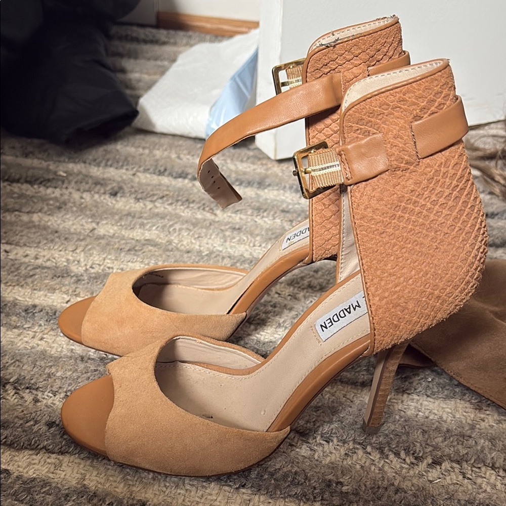 Steve Madden Tan Peep Toe Heels